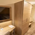 Uno Am Spieker Fallersleben Hotel 3*