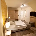 Uno Am Spieker Fallersleben 3*