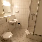 Uno Am Spieker Fallersleben فندق 3*