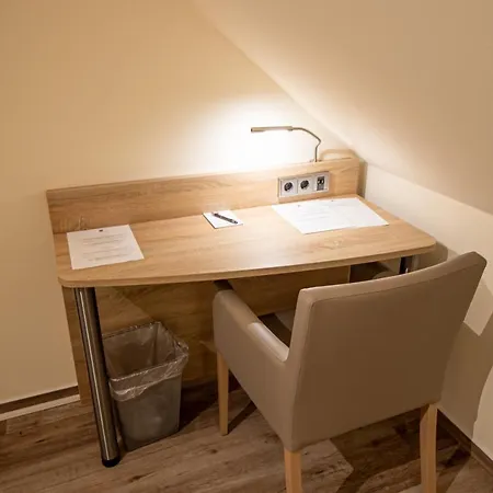 Uno Am Spieker Fallersleben Hotel 3*