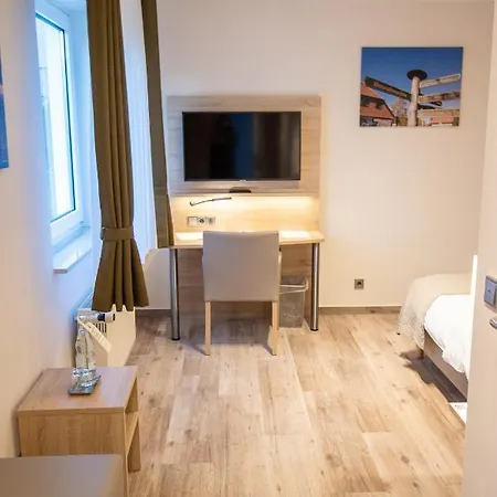 Szálloda Uno Am Spieker Fallersleben 3*