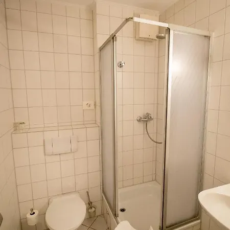 Uno Am Spieker Fallersleben 3*