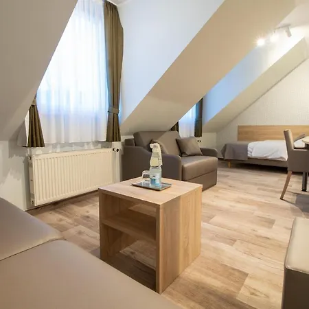 Uno Am Spieker Fallersleben 3*