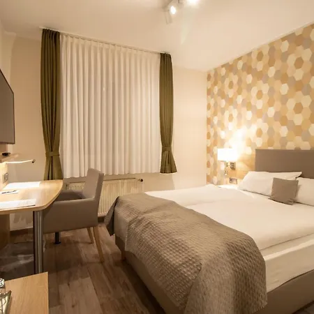 Uno Am Spieker Fallersleben 3*