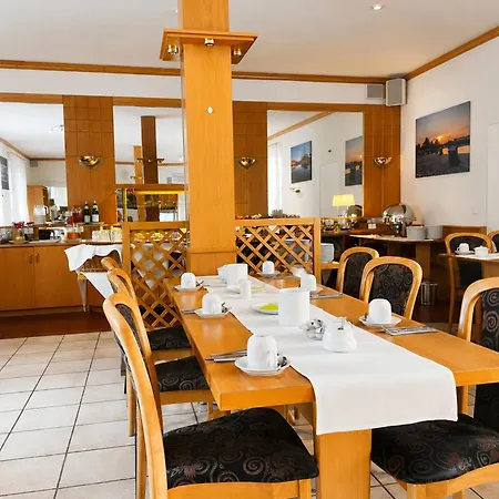 Hotel Uno Am Spieker Fallersleben 3*