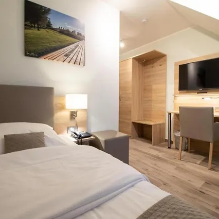 Uno Am Spieker Fallersleben Hotel 3*