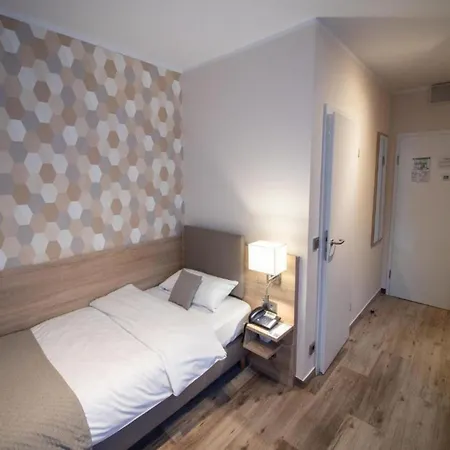 Uno Am Spieker Fallersleben 3*