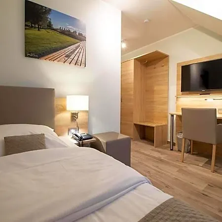 Hotel Fallersleben By Belvilla 3*