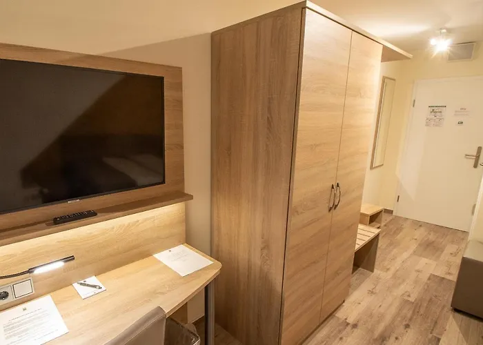 Uno Am Spieker Fallersleben Szálloda 3*